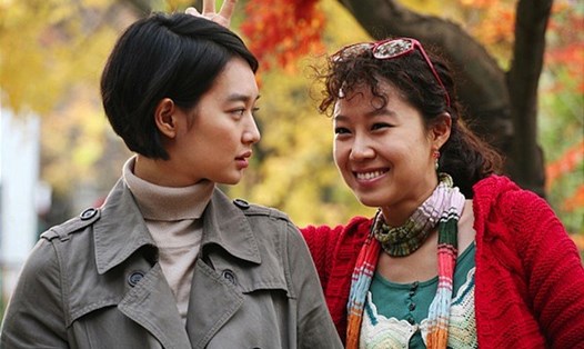 Gong Hyo Jin và Shin Min Ah trong phim “Sisters on the Road”. Ảnh: CMH.