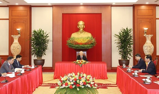 Tổng Bí thư Nguyễn Phú Trọng điện đàm với Tổng thống Indonesia Joko Widodo. Ảnh: Trí Dũng/TTXVN