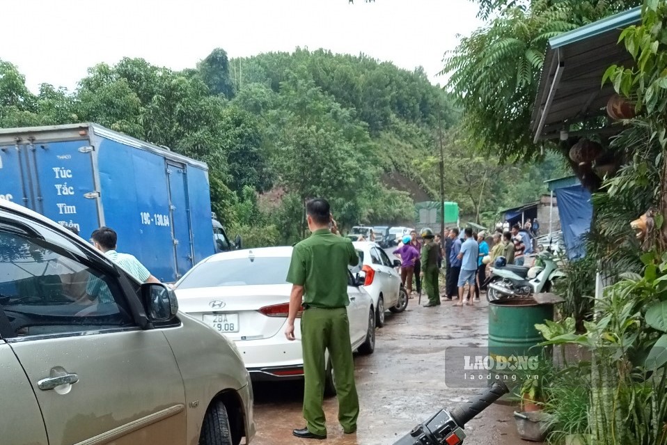 Hòa Bình: Truy tìm nghi phạm sát hại mẹ vợ rồi bỏ trốn