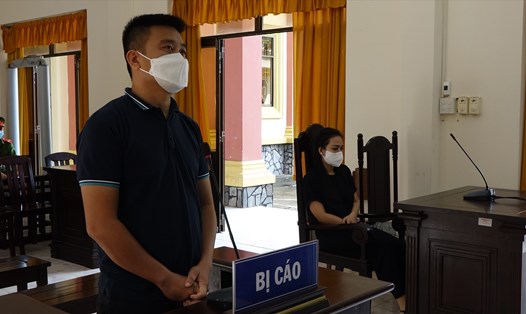 Phan Thanh Tú nghe tòa tuyên án. Ảnh: PV