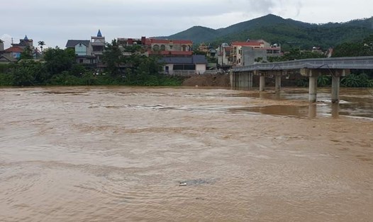 Phú Thọ phát lệnh báo động II sau khi mực nước trên sông Bứa sáng 26.8 đã lên tới 24,99m.