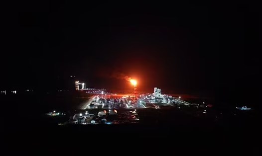 Nga đốt khí đốt ở nhà máy Portovaya, gần trạm nén đầu đường ống Nord Stream. Ảnh chụp màn hình