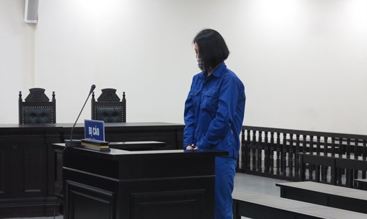 Bị cáo Lê Minh Nguyệt tại phiên toà sở thẩm xét xử về hành lừa đảo chiếm đoạt tài sản. Ảnh: V.D