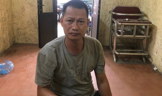 Nguyễn Văn Đông - một trong hai đối tượng có hành vi chống người thi hành công vụ đang bị tạm giữ. Ảnh: CAT Bắc Giang
