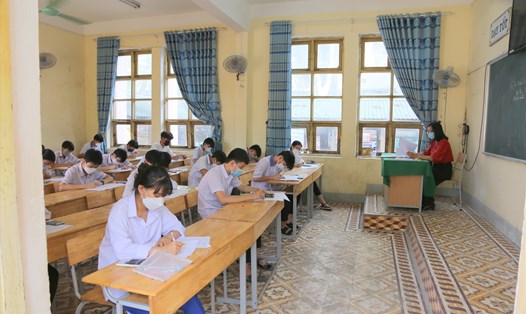 Học sinh ở Quảng Trị tham gia kỳ thi vào lớp 10. Ảnh: Hưng Thơ.
