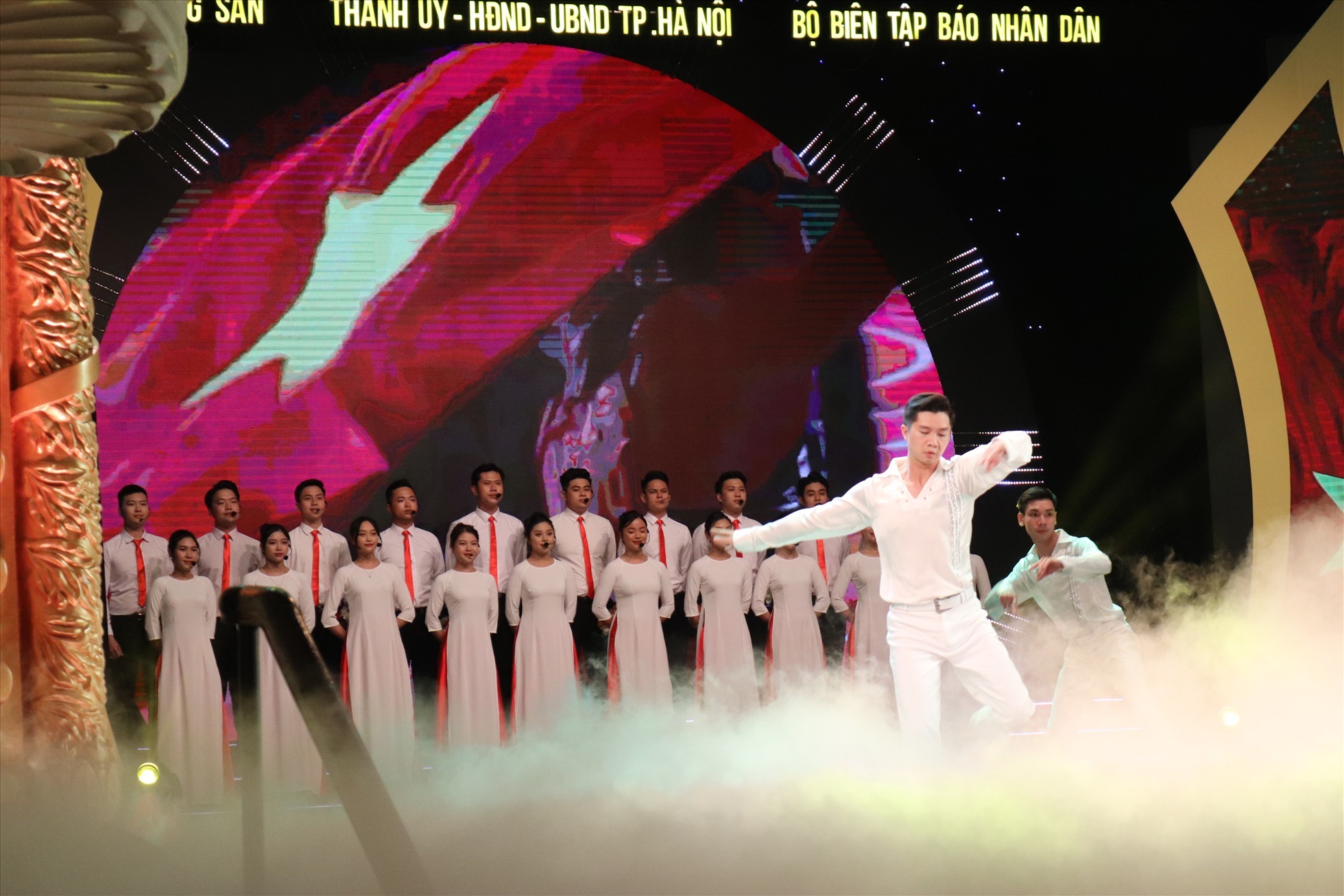 Tiết mục nghệ thuật biểu diễn trong Chương trình "Sao Độc lập - Việt Nam đất nước anh hùng” năm 2022.