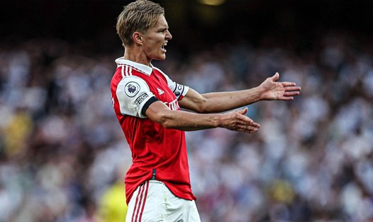 Odegaard là người thủ lĩnh thực thụ của Arsenal. Ảnh: AFP