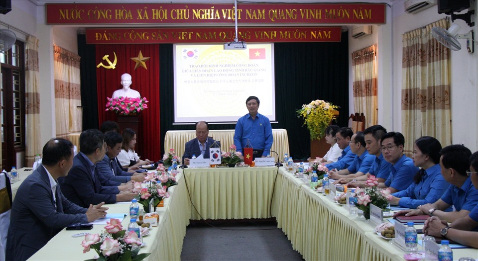 Ông Nguyễn Văn Cảnh - Chủ tịch Liên đoàn Lao động tỉnh Bắc Giang - phát biểu tại buổi làm việc.