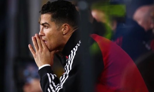 Ronaldo có thể phải ngồi bị trong trận khai màn Premier League của Man United.  Ảnh: AFP