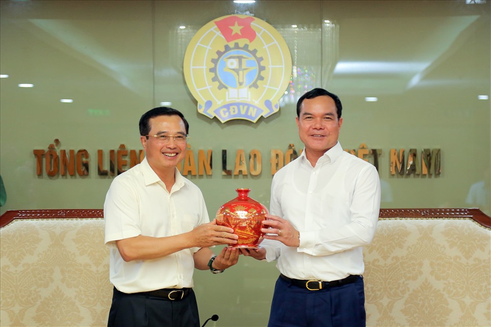 Công đoàn Dầu khí Việt Nam tổ chức tốt phong trào thi đua