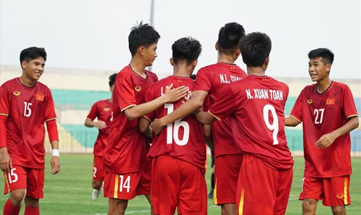 U16 Việt Nam đã có chiến thắng tưng bừng 5-0 trước U16 Philippines qua đó đặt một chân vào bán kết. Ảnh: AFF