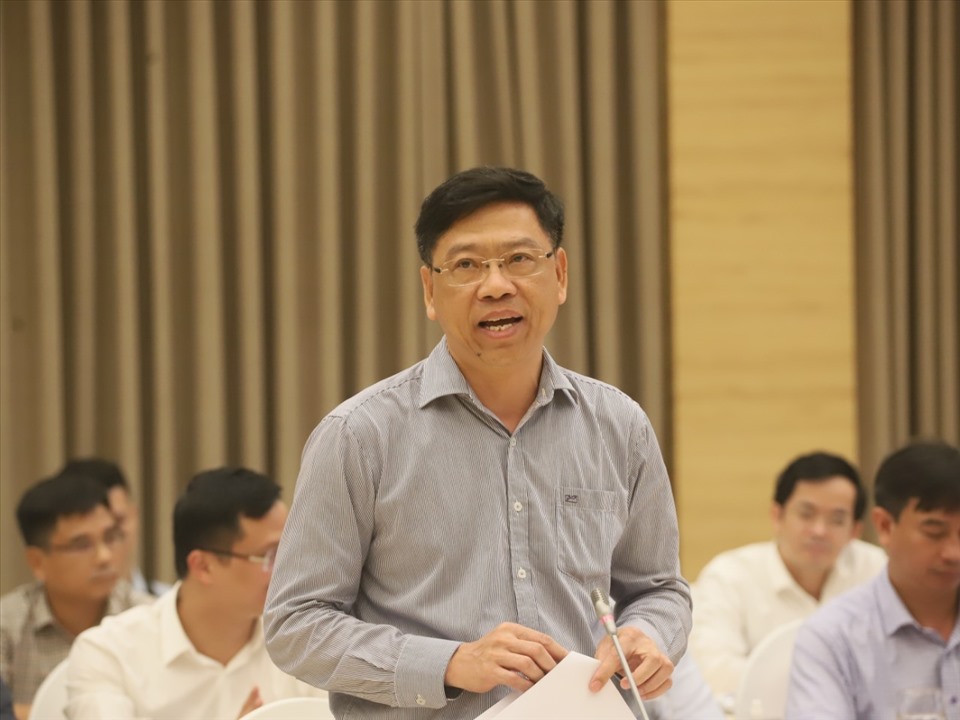 Giá xăng dầu giảm khá sâu, vì sao giá cước vận tải vẫn ở mức cao?