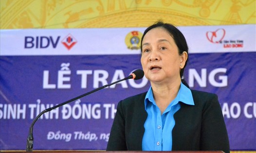 Theo bà Nguyễn Thị Thu Ba, Phó Chủ tịch LĐLĐ tỉnh Đồng Tháp, việc Thủ tướng giao chỉ tiêu 1 triệu căn hộ nhà ở xã hội, đã mở ra hướng đi mới về nhà ở cho người lao động nghèo. Ảnh: LT