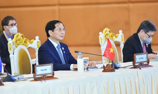 Bộ trưởng Ngoại giao Bùi Thanh Sơn dự Hội nghị AMM-55. Ảnh: BNG