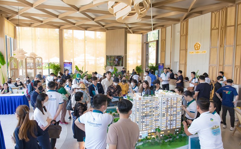 Nhiều khách hàng bao gồm các gia đình và nhà đầu tư quan tâm tìm hiểu căn hộ nghỉ dưỡng tại trung tâm Vũng Tàu
