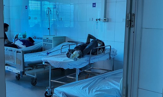 Một công nhân đang được điều trị tại Bệnh viện Đa khoa tỉnh Bắc Ninh.