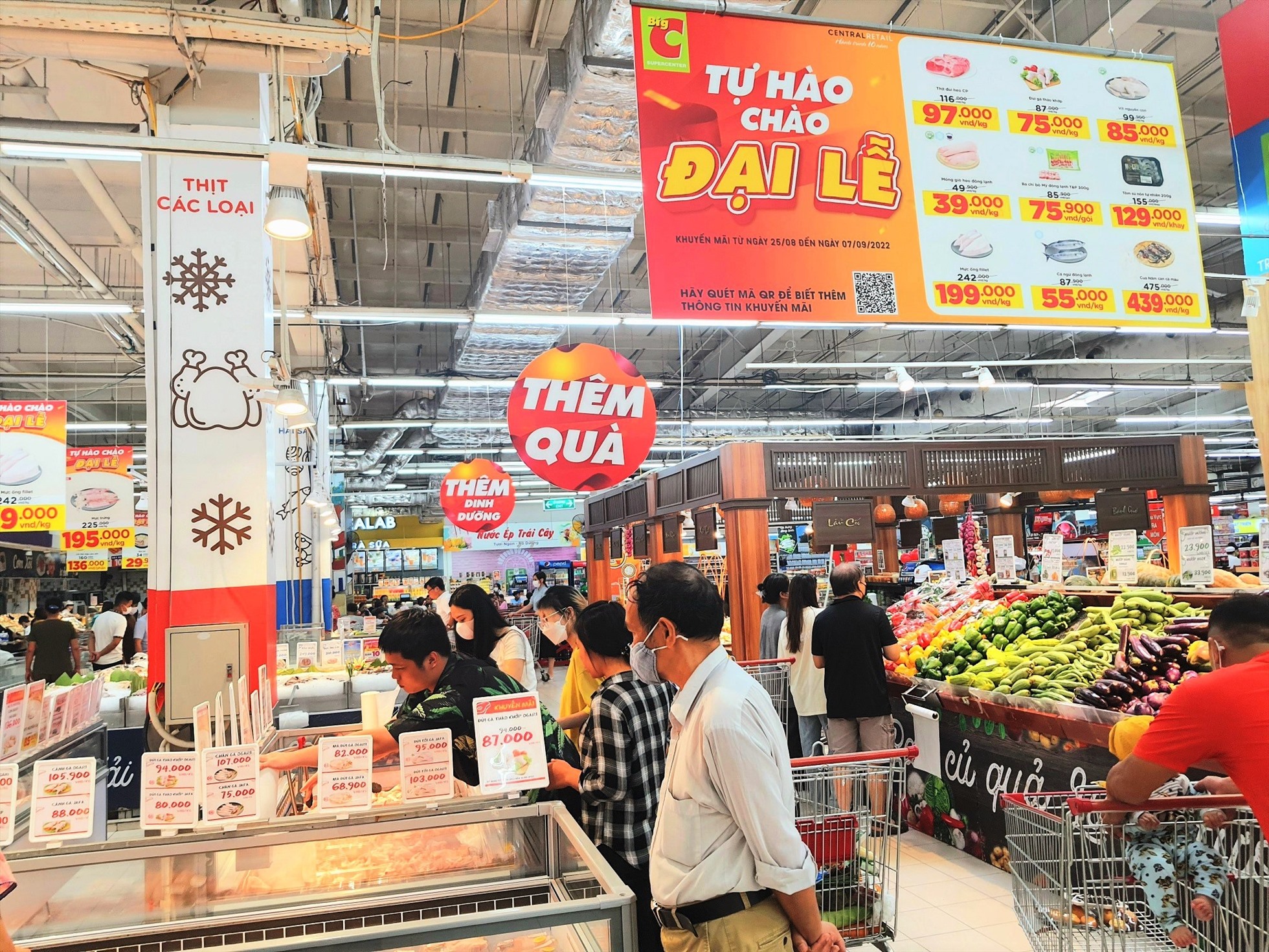 Hàng loạt siêu thị giảm giá hàng hóa "sốc" trong dịp Quốc khánh 2.9