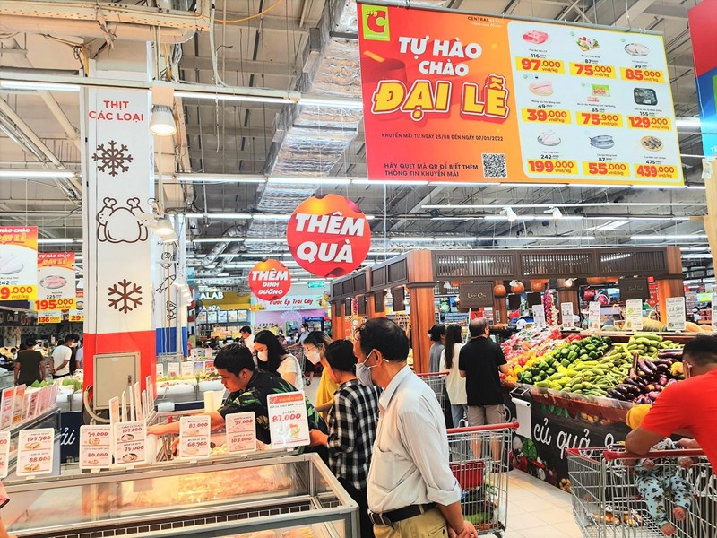 Hàng loạt siêu thị giảm giá hàng hóa 