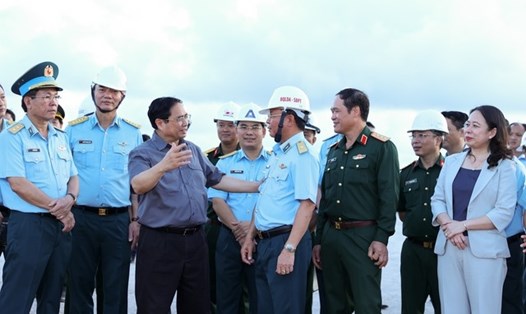 Sau khi nghe các cơ quan, đơn vị báo cáo, Thủ tướng Phạm Minh Chính đã chỉ đạo giải quyết các ngay các khó khăn, vướng mắc đặt ra với dự án. Ảnh: VGP