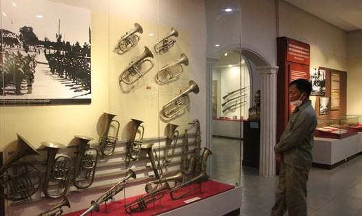 Những chiếc kèn sử dụng để cử hành Quốc ca trong buổi lễ Tuyên ngôn Độc lập ngày 2.9.1945 được trưng bày tại Bảo tàng Lịch sử Quân sự Việt Nam. 
Ảnh: T.Vương