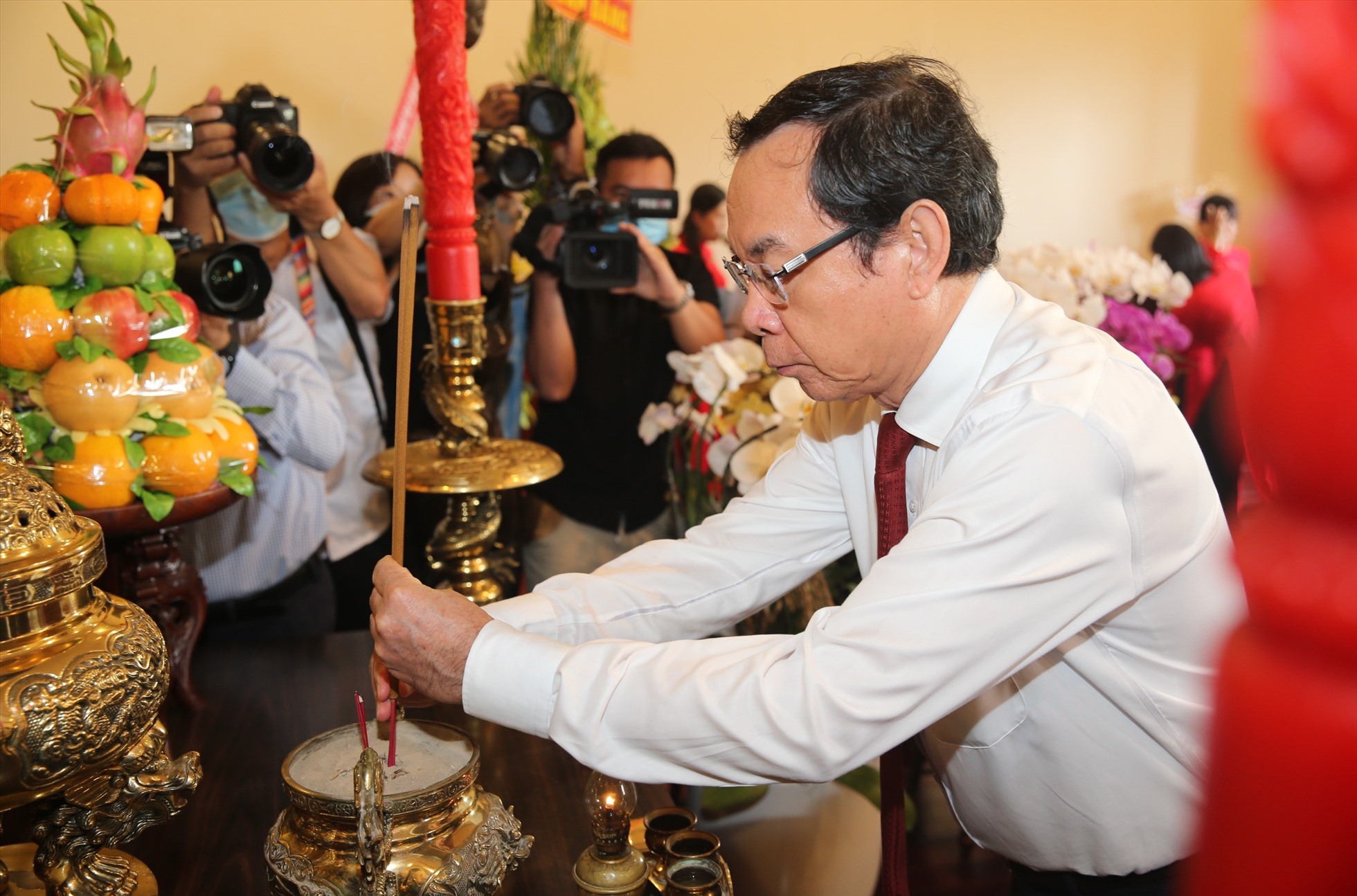 Lãnh đạo TPHCM dâng hương Chủ tịch Hồ Chí Minh, Chủ tịch Tôn Đức Thắng