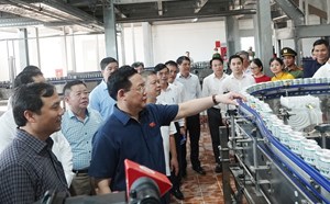 Chủ tịch Quốc hội Vương Đình Huệ dự lễ khánh thành Nhà máy bia ở Hà Tĩnh