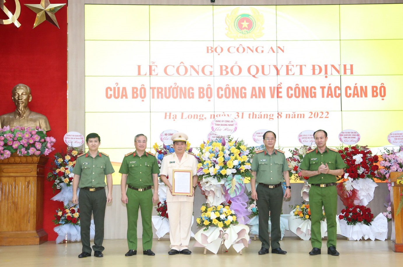 Đại tá Đinh Văn Nơi nhận nhiệm vụ Giám đốc Công an tỉnh Quảng Ninh