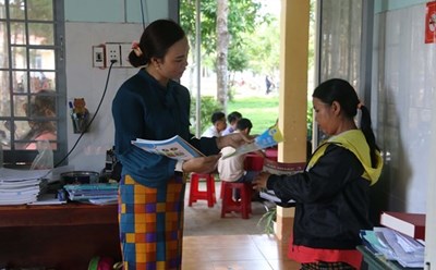 Nhà trường, phụ huynh học sinh đều mong muốn sớm được nhận các chính sách hỗ trợ khi vào đầu năm học mới để vơi bớt nhiều khó khăn. Ảnh: TTXVN