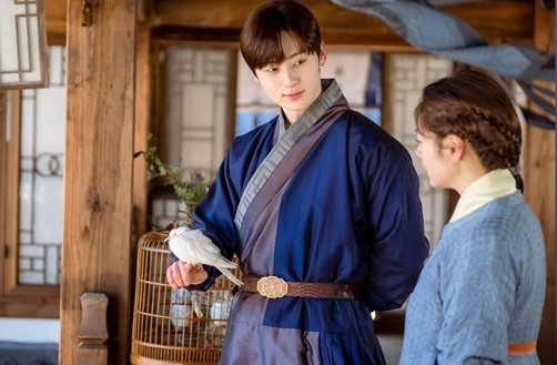 Hwang Minhyun trong phim “Hoàn hồn”. Ảnh: Poster tvN.