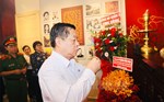Trưởng Ban Tuyên giáo Trung ương dâng hương Chủ tịch Hồ Chí Minh