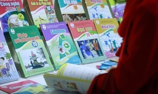 Sách giáo khoa mới lớp 3, 7 và 10 sẽ được triển khai trong năm học 2022-2023. Ảnh: Hải Nguyễn