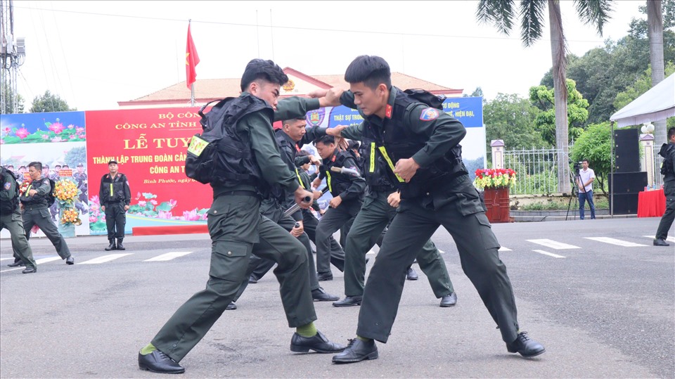 Triển khai thi hành Luật Cảnh sát cơ động  Báo Đồng Khởi Online