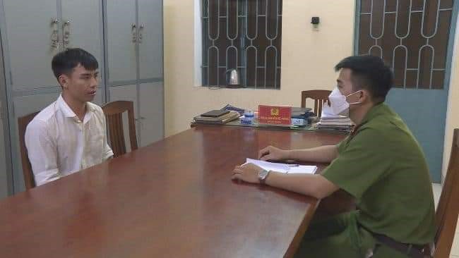 Trần Xuân Hải, người đã lái ô tô tông vào xe máy khiến 3 người thương vong tại cơ quan điều tra.