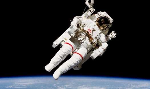NASA sẽ yêu cầu các phi hành gia nghỉ hưu quay lại làm hướng dẫn viên cho hoạt động du lịch vũ trụ trên ISS. Ảnh chụp màn hình