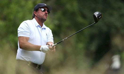 Phil Mickelson và 10 golfer khác đã đâm đơn kiện, nhưng PGA Tour vẫn rất cứng rắn. Ảnh: Golf