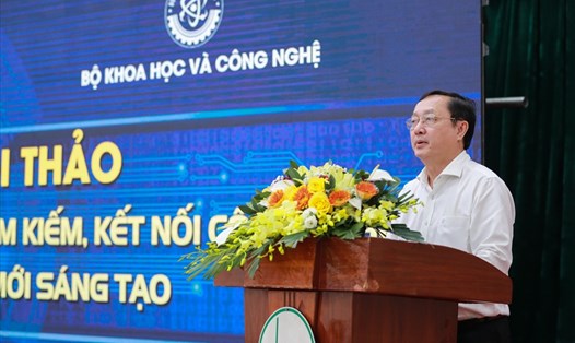 Bộ trưởng Bộ KHCN Huỳnh Thành Đạt phát biểu chỉ đạo tại hội thảo. Ảnh: VNU