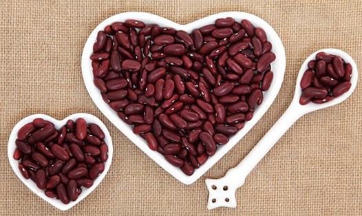 Vì sao vào ngày Thất tịch giới trẻ đổ xô đi ăn đậu đỏ? Ảnh: Xinhua