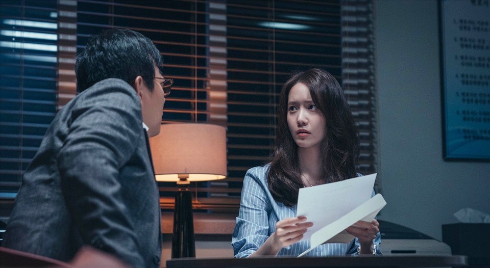 YoonA - SNSD trong phim “Big Mouth”. Ảnh: Poster MBC. YoonA - SNSD trong phim “Big Mouth”. Ảnh: Poster MBC.