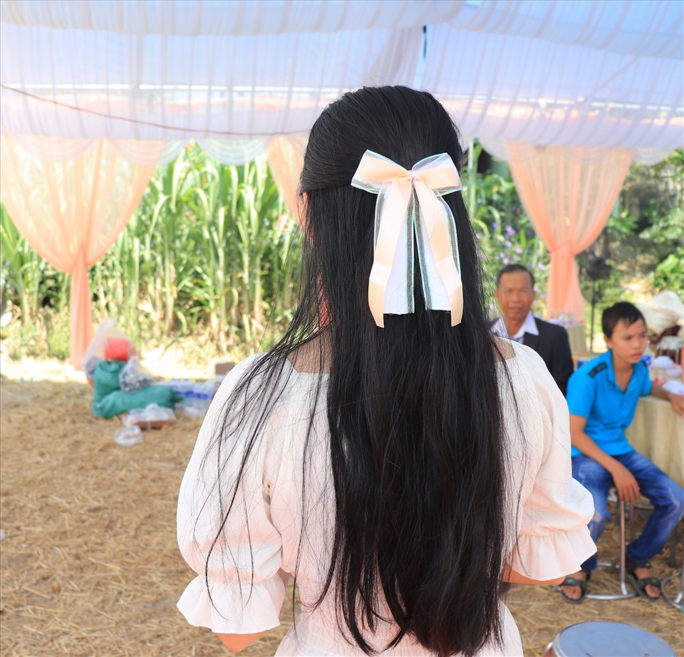 Dưỡng tóc bằng mặt nạ làm từ lòng đỏ trứng, bơ và chanh giúp tóc chắc khỏe, mềm mại. Đồ họa: Doãn Hằng