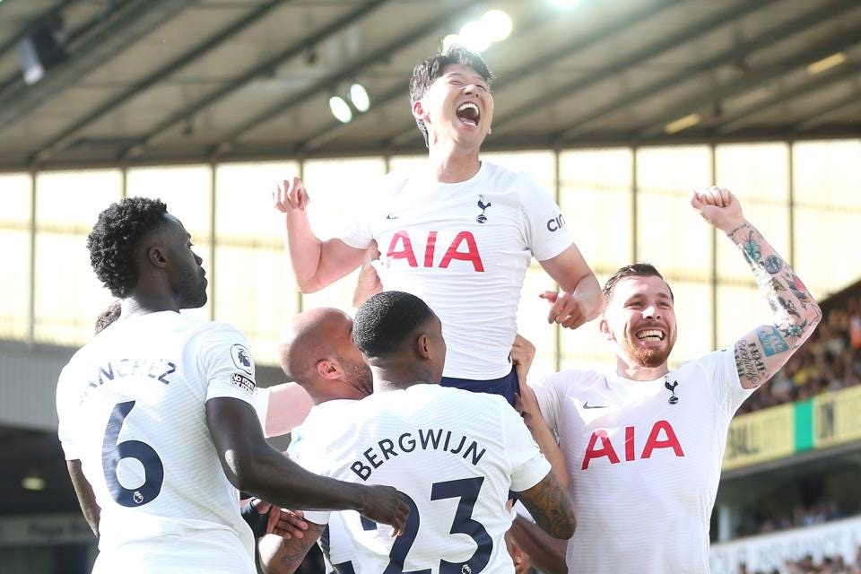 Tottenham là đội duy nhất thách thức được Man City và Liverpool?