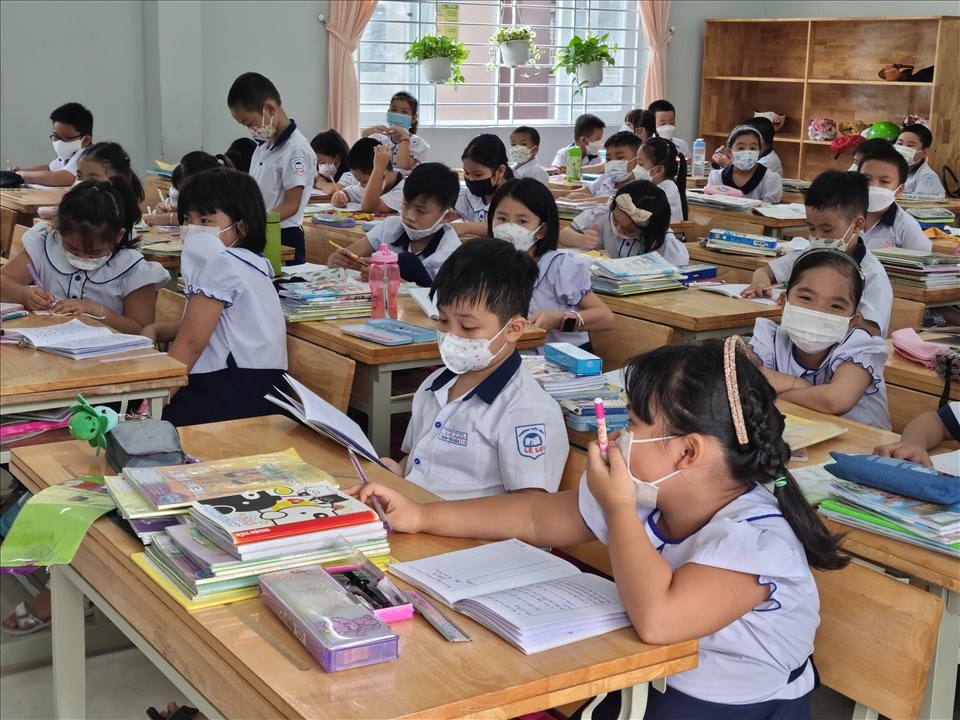 Học sinh, sinh viên cần đóng BHYT kịp thời để được bảo đảm quyền lợi nếu chẳng may bị bệnh tật phải khám, chữa bệnh. Ảnh: Nam Dương Học sinh, sinh viên cần đóng BHYT kịp thời để được bảo đảm quyền lợi nếu chẳng may bị bệnh tật phải khám, chữa bệnh. Ảnh: Nam Dương