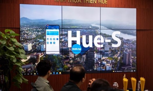 Ứng dụng Hue-S đã góp phần lớn thay đổi cuộc sống của người dân Huế sau hơn 3 năm được triển khai. Ảnh: V.T