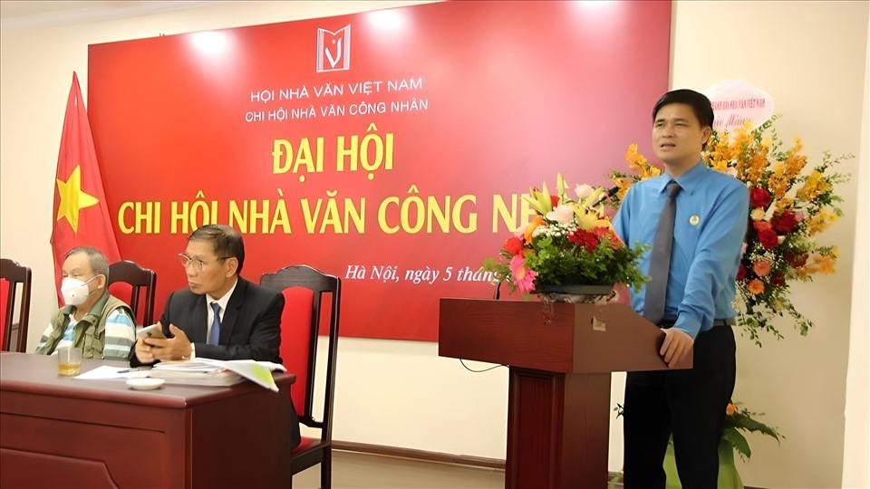 Ông Ngọ Duy Hiểu - Phó Chủ tịch Tổng LĐLĐVN phát biểu tại đại hội. Ảnh: H.L