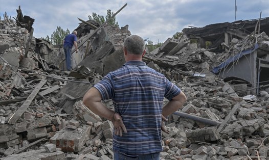 Nhà cửa bị phá huỷ ở Toretsk, miền đông Ukraina. Ảnh: AFP