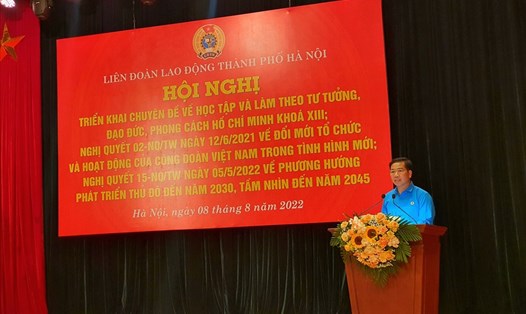 Phó Chủ tịch Liên đoàn Lao động Thành phố Hà Nội Nguyễn Huy Khánh phát biểu tại Hội nghị. Ảnh: Ngọc Ánh