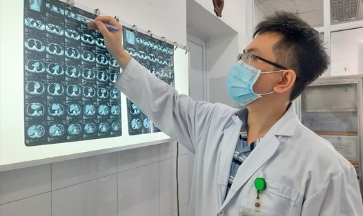 Bệnh viện Đà Nẵng vừa phẫu thuật thành công ung thư tuyến giáp xâm lấn vào khí quản. Ảnh: BV