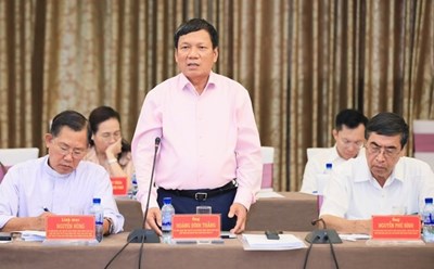 Ông Hoàng Đình Thắng, Chủ tịch Liên hiệp Hội người Việt Nam tại châu Âu phát biểu tại Hội nghị. Ảnh: Phạm Đông