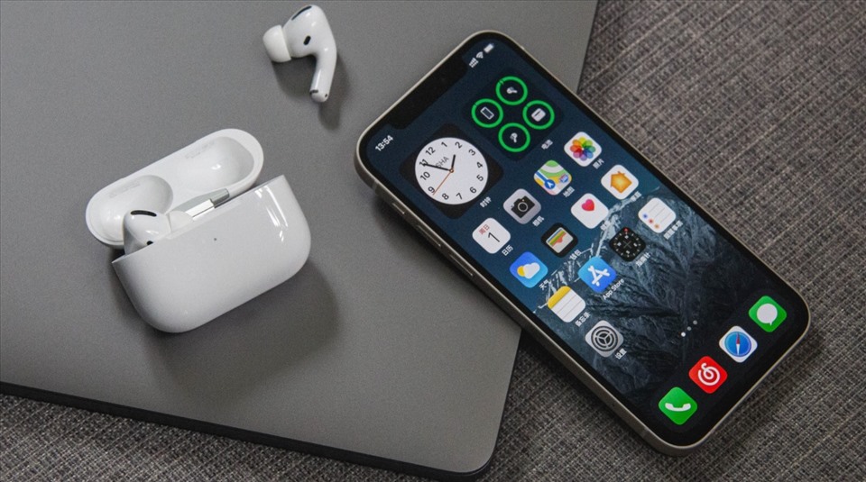 Sau 5 năm: Apple cho hiển thị lại phần trăm pin trên thanh trạng thái iPhone - ở phiên bản iOS 16 Beta 5 1 Apple cho hiện phần trăm pin trên iOS 16 có đáng để mong chờ?