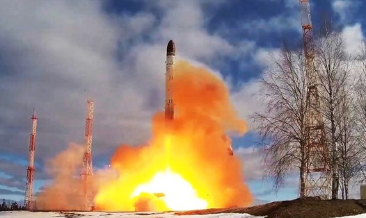 Nga thử tên lửa đạn đạo xuyên lục địa RS-28 Sarmat từ sân bay vũ trụ Plesetsk. Ảnh: Sputnik