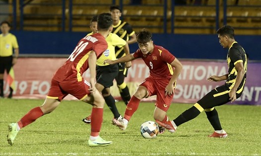 Quốc Việt bỏ ngỏ khả năng ra sân trận gặp U19 Thái Lan. Ảnh: Thanh Vũ